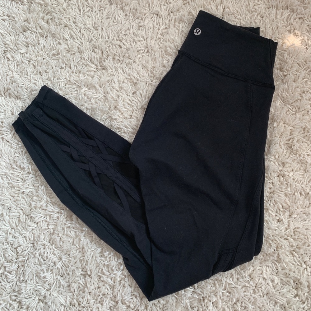 Lululemon leggings size 6